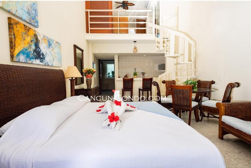 2 Story Oceanfront Penthouses On Cancun Beach! Exteriör bild