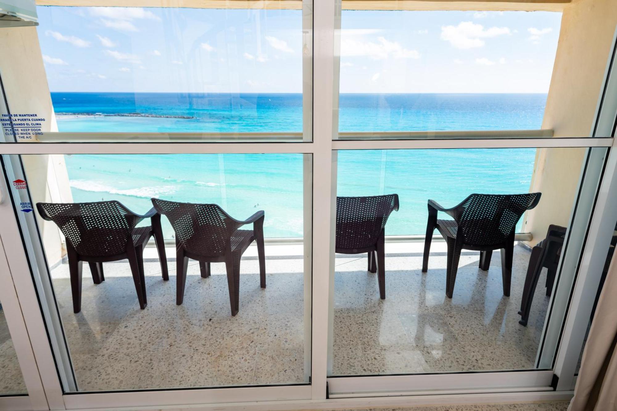 2 Story Oceanfront Penthouses On Cancun Beach! Exteriör bild